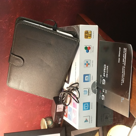 Digital2 D2-961G_MG - Gold Tablet Bundle - Picture 5 of 9